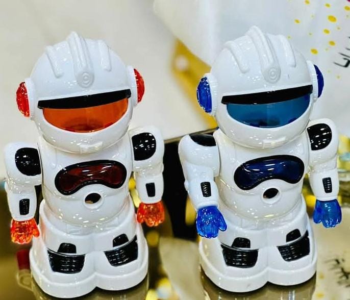 لعبة روبوت للاطفال تعمل بالبطارية