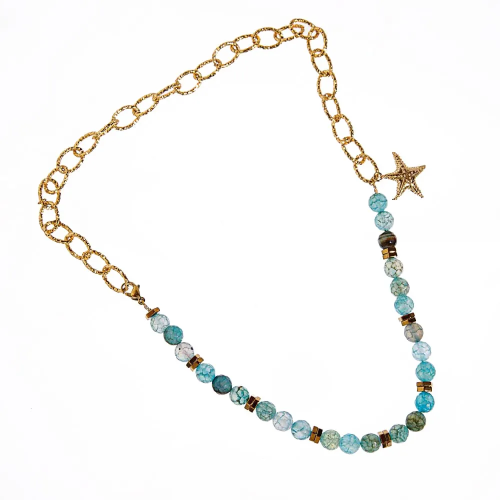 سلسلة ذهبية بالخرز الملون الازرق