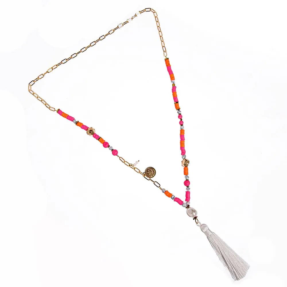 سلسلة ذهبية ممزوجة بالخرز الملون